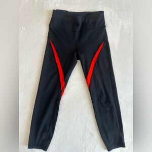 GAP fit eclipse capri leggings. Women’s small. Black and Red. EUC